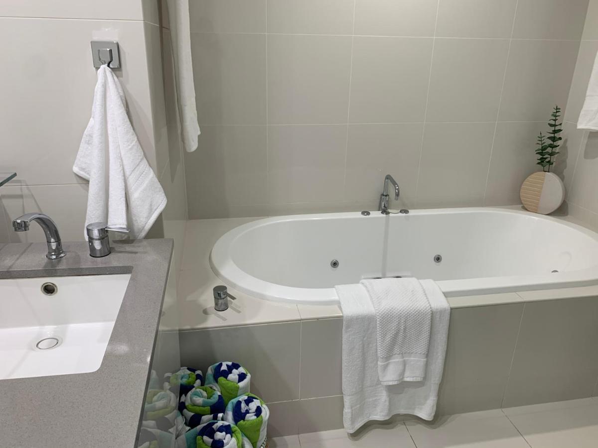 Circle On Cavill Free Parking Apartment Gold Coast